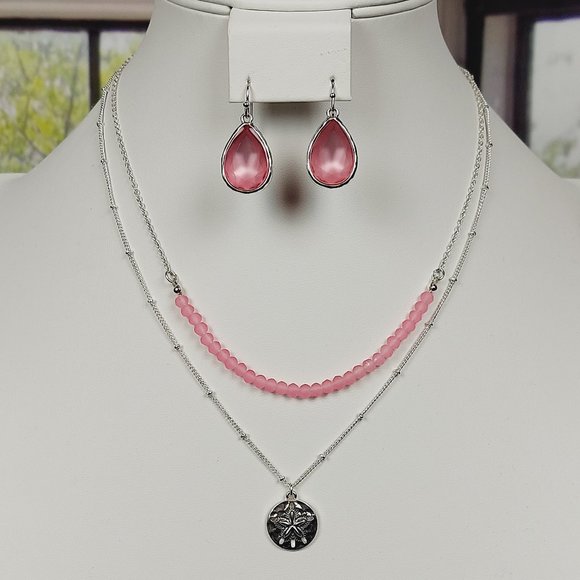 NIB AVON 2 TIER SILVER TONE SAND DOLLAR NECKLACE AND EARRING SET (PINK) - Picture 10 of 14